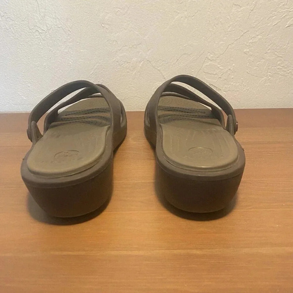 Crocs Sandals Women's Size 10 W Brown Strappy Slip On Casual - Picture 5 of 10